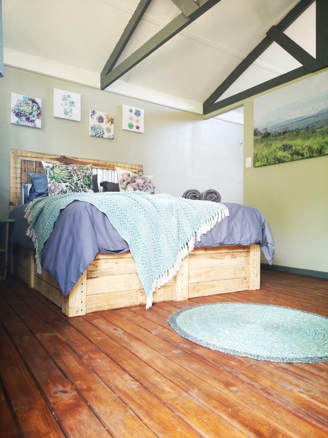 Treur River Lodge Moremela エクステリア 写真