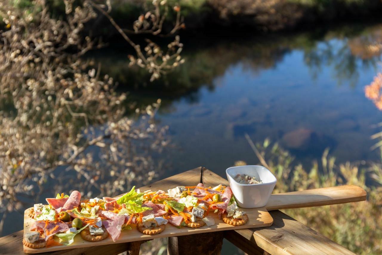 Treur River Lodge Moremela エクステリア 写真