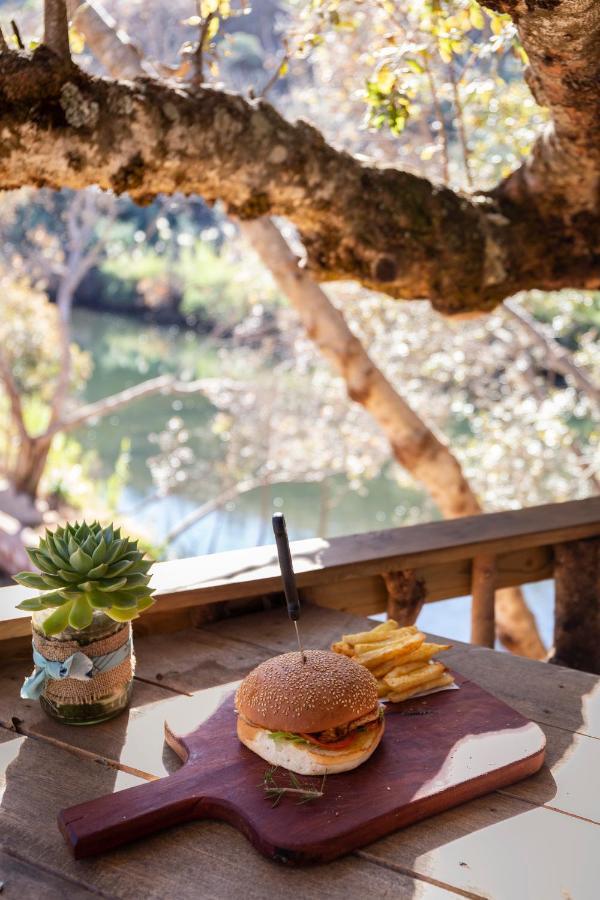 Treur River Lodge Moremela エクステリア 写真